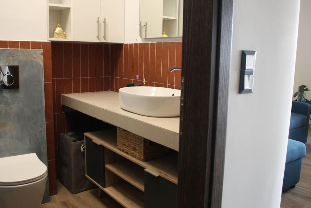 Agnes Apartment Filopappou Atene Esterno foto